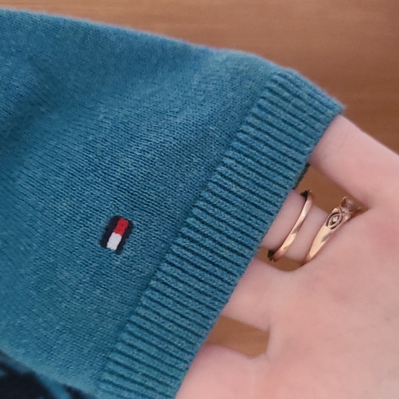 Tommy Hilfiger long sleeve - Picture 2 of 3